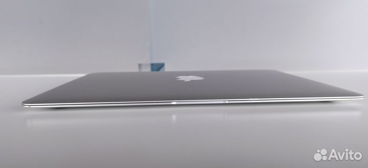 Apple Macbook Air 2017 i-5 5350U