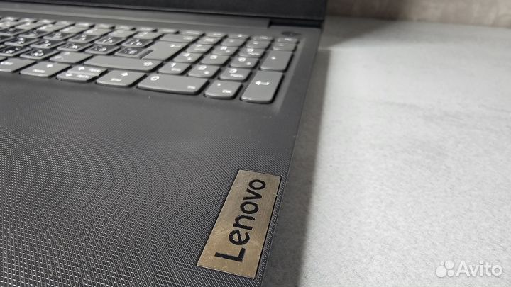 Мощный ноутбук Lenovo i3/FullHD/SSD/8GB