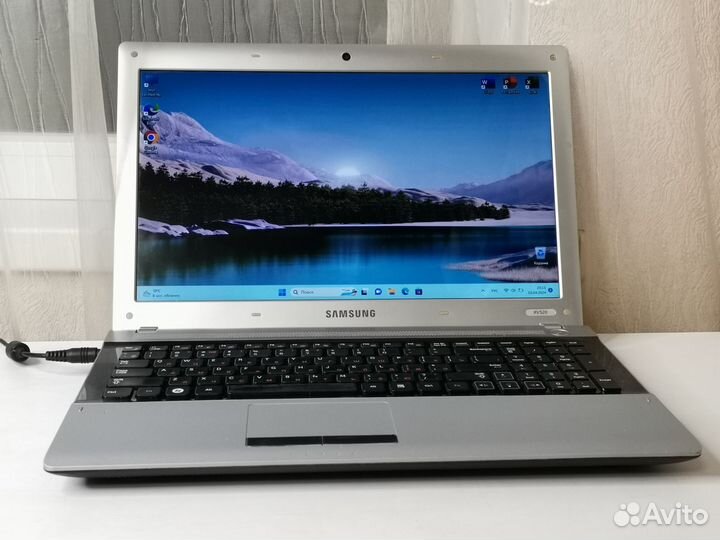 Ноутбук Samsung i5 2410M/GT 520M/SSD/RAM 4GB