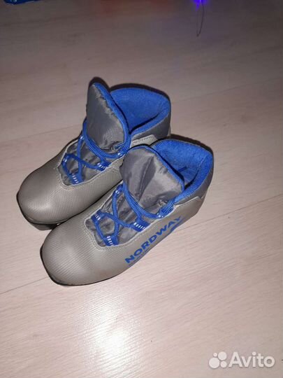 Лыжные ботинки детские 28 размер