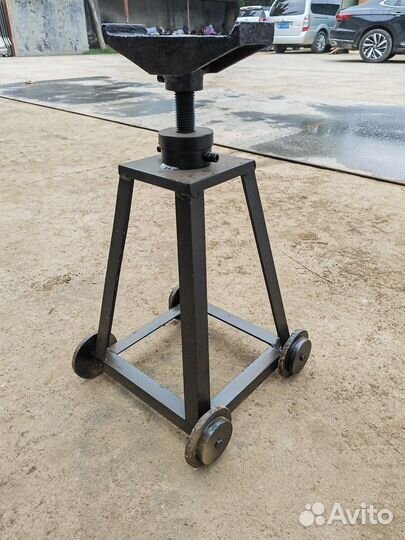 Ленточнопильный станок c поворотом под углом до 60