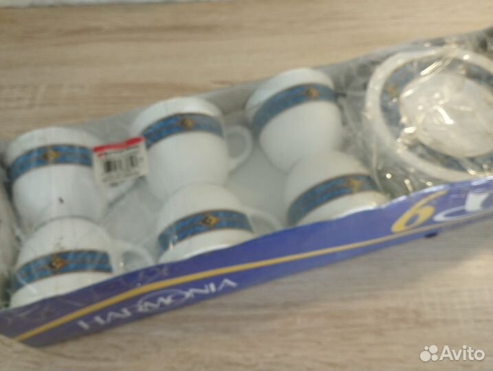 Набор чашек с блюдцами