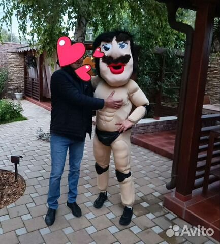 Шуточный стриптиз от Гоги