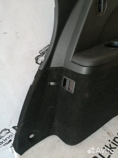 Обшивка багажника правая Mercedes Gl X164