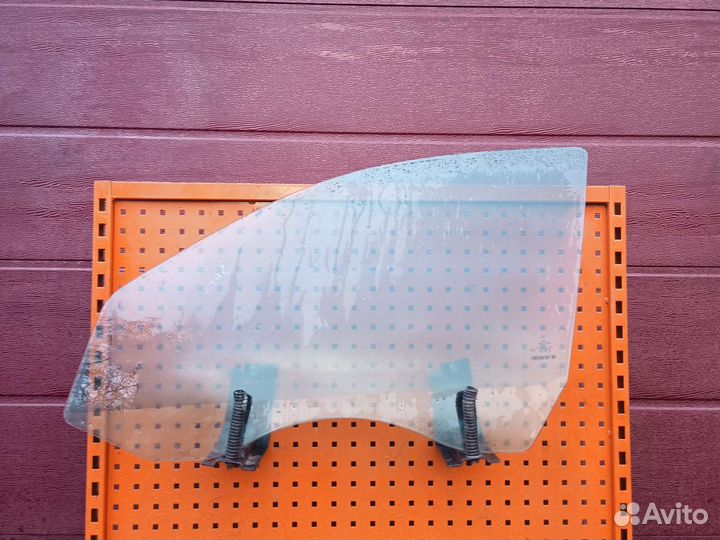 Стекло Mercedes Benz 211