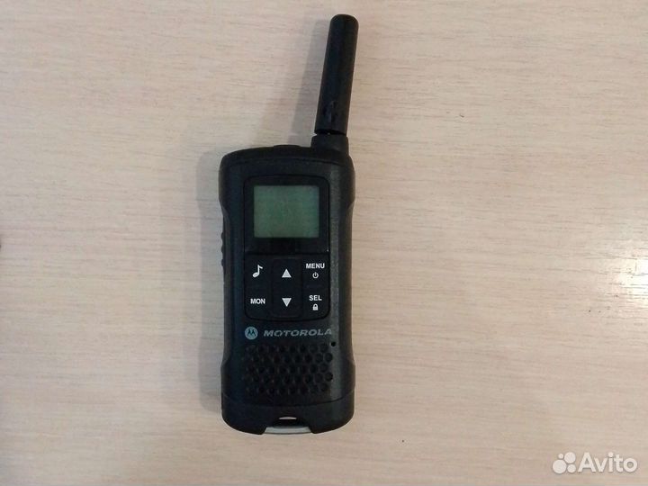 Радиостанция портативная Motorola tlkr T61