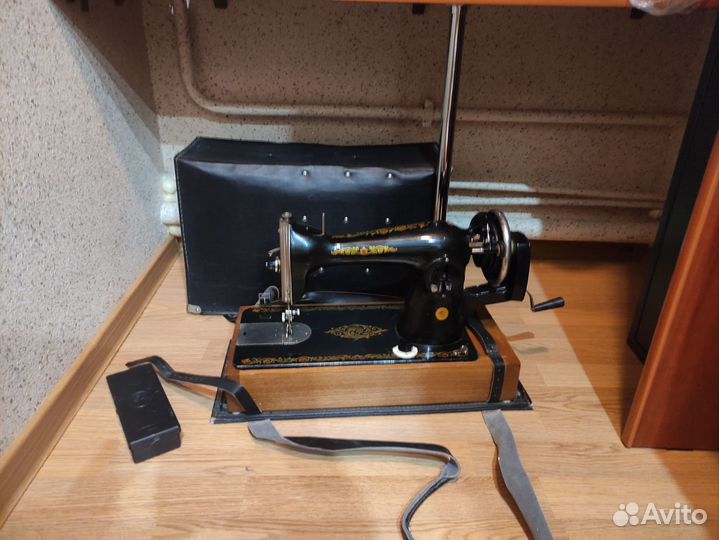 Швейная машина