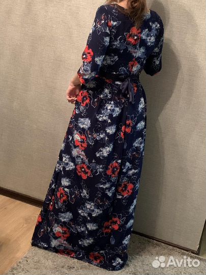 Нарядное женское платье