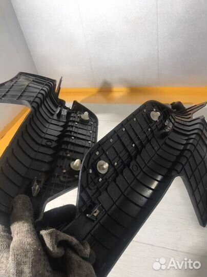 Обшивка порогов салон Задние Hyundai sonata YF