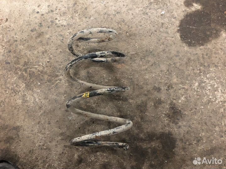 Toyota rav 4 пружина передняя