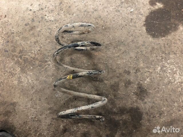 Toyota rav 4 пружина передняя