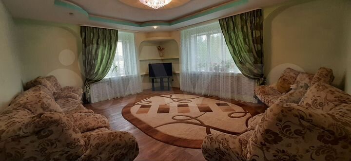 Дом 201,2 м² на участке 6,46 га