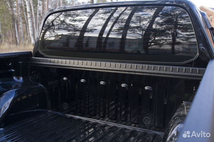 Накладка на передний борт кузова Mitsubishi L200