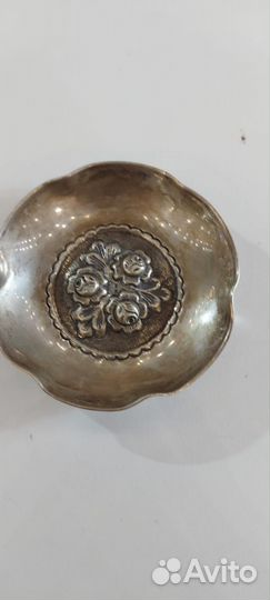 Серебряная тарелка