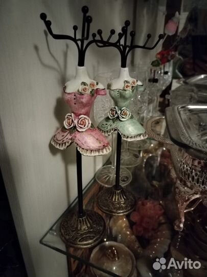 Винтажные подставки под украшения