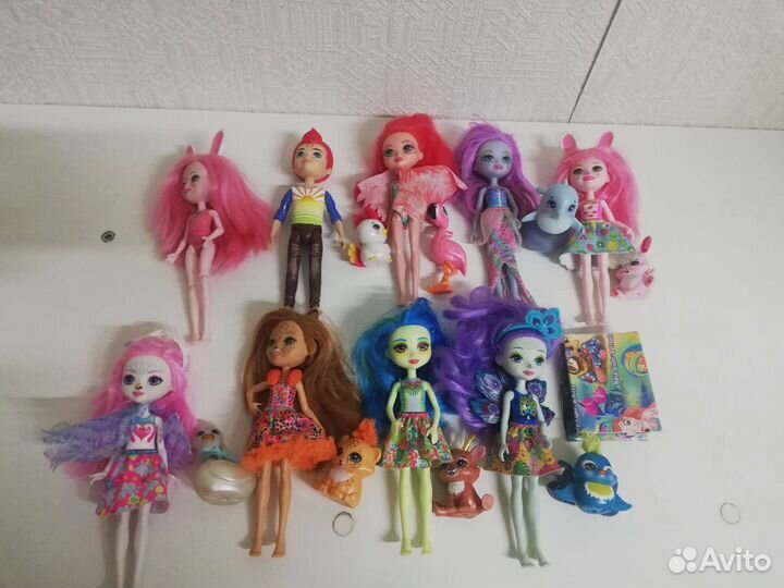 Домик кукольный энчантималс и куклы