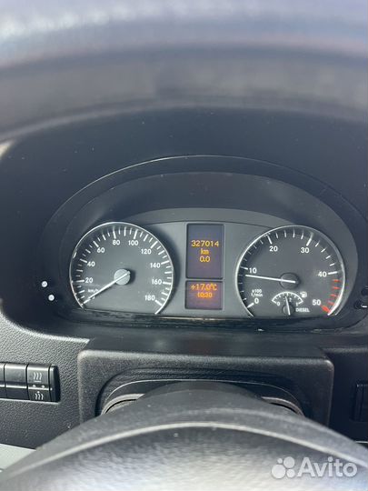 Mercedes-Benz Sprinter цельнометаллический, 2011