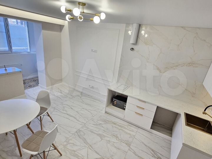 2-к. квартира, 64,4 м², 1/15 эт.