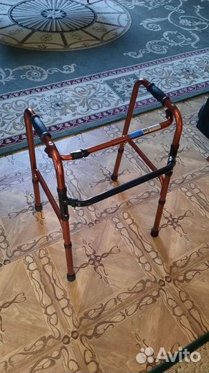 Ходунки для инвалидов