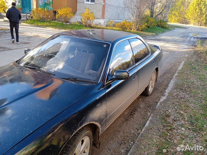 Toyota Vista 2.0 AT, 1992, 302 000 км