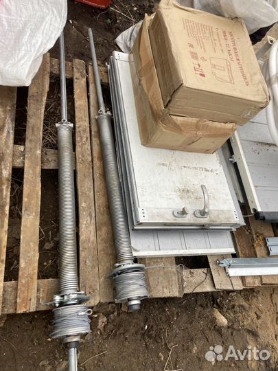 Ворота секционные подъемные алютех бу