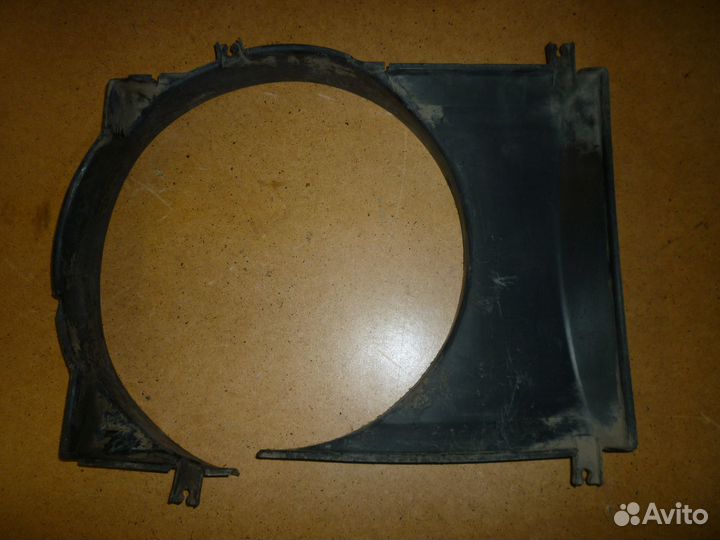 Диффузор радиатора G16A Suzuki Escudo TA01W