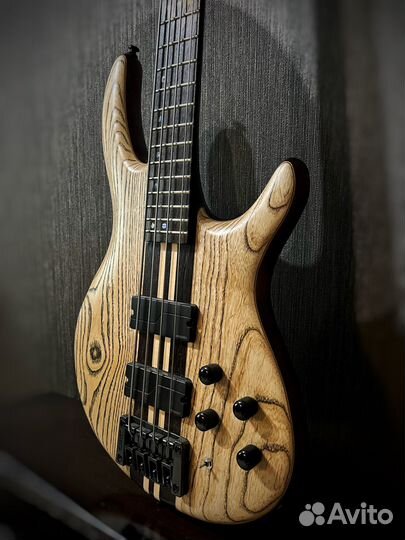 Бас гитара 4 струнная Cort A4 Ultra Ash с кейсом