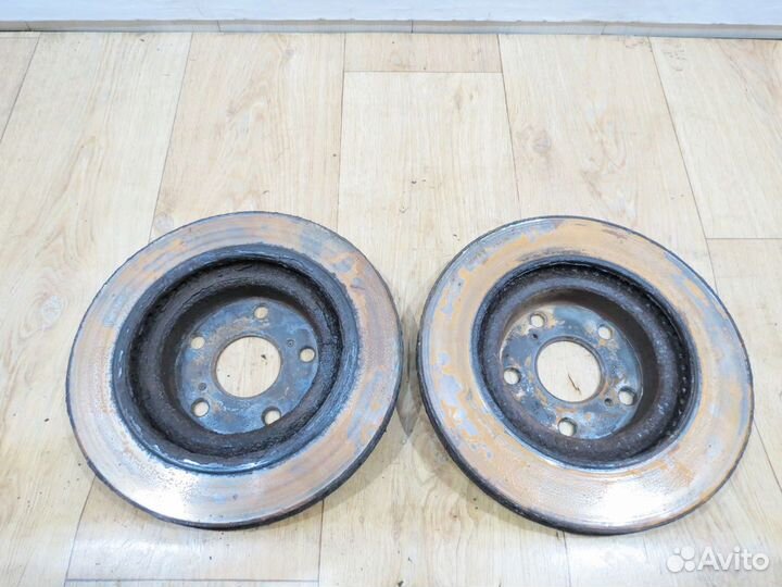 Диск тормозной передний Toyota Camry 40