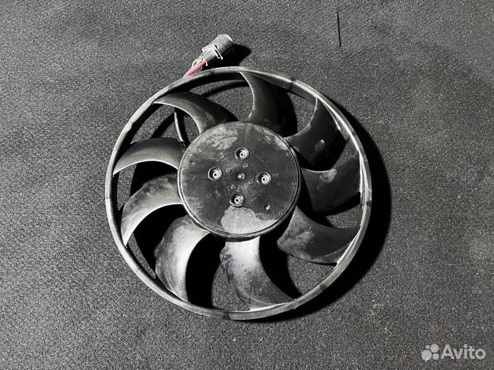 Вентилятор радиатора Audi A4 B9 (2015-2019)