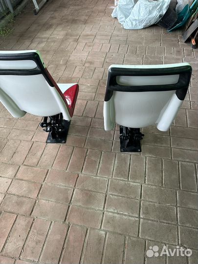 Кресло для лодки со стойкой амортизационной