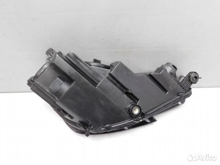 Фара левая Audi A4/RS4