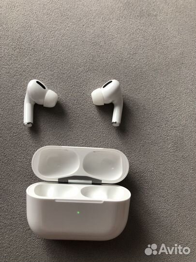 Беспроводные наушники apple airpods