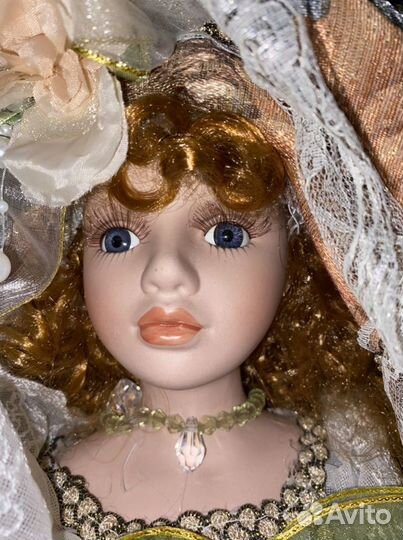 Кукла фарфоровая коллекционная