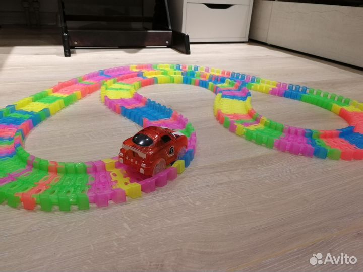 Дорога, машинка на батарейках