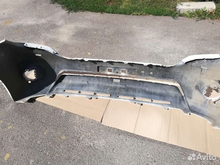 Продам бампер передний на Тойоту прадо 150