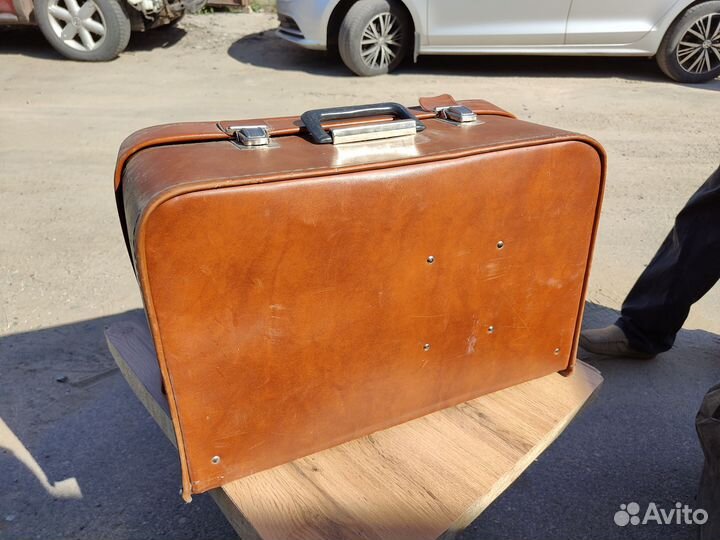 Швейная машинка электрическая Подольск 142