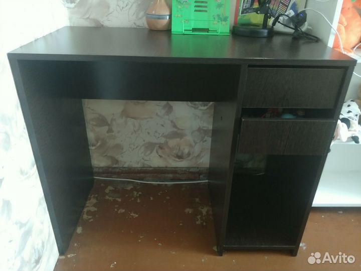 Письменный стол для школьника бу