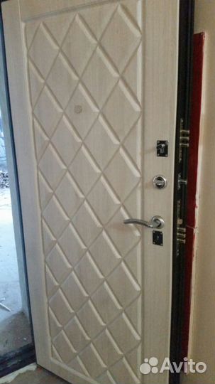 Двери входные и межкомнатные новые