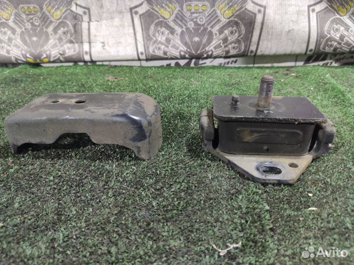 Подушка двигателя правая Toyota Land Cruiser Prado