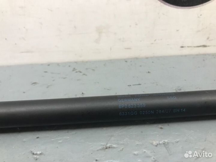 Амортизатор капота Audi A3 8P 1 2008