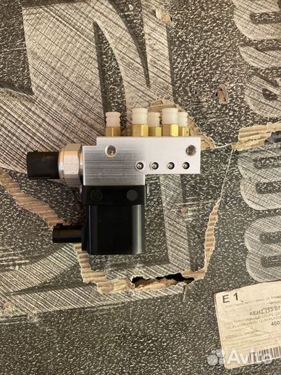 Блок клапанов пневмоподвески mercedes