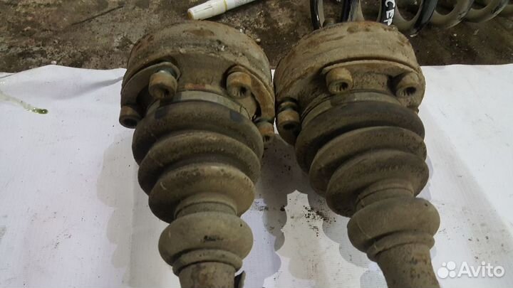 Привод задний левый правый audi a8 d2 вал в сборе