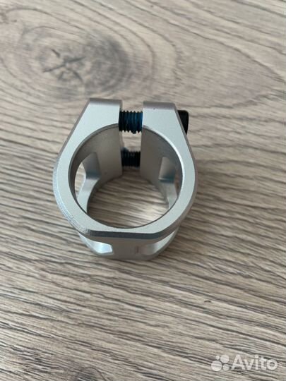 Зажим для трюкового самоката новый