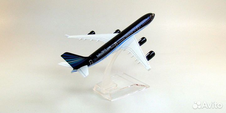 Модель самолета Airbus A340-300 Azerbaijan Arlines