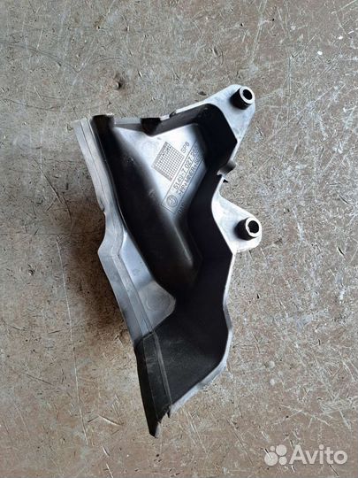 Пластик багажника BMW E65