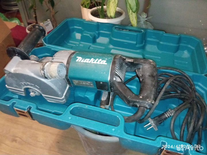 Штроборез Makita SG150