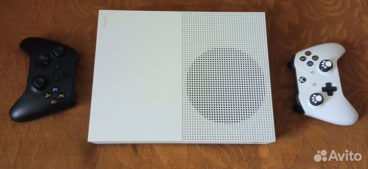 Игровая приставка Xbox One S 1Tb+2 геймпада+400игр