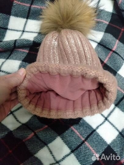 Зимняя куртка на девочку + зимняя шапка