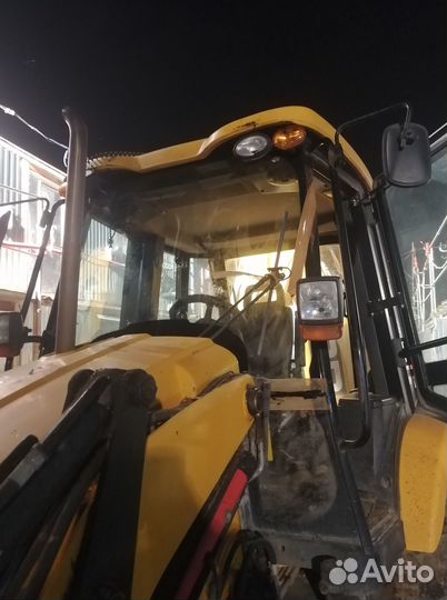 Стекло лобовое нижнее Komatsu PC 200-серия 7