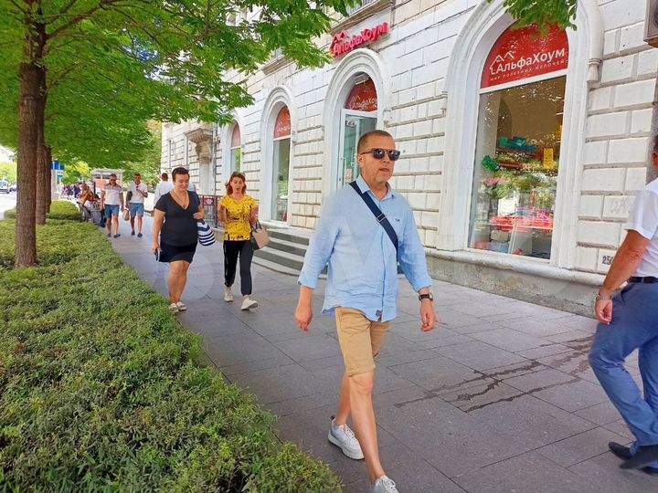 Мегатрафик. Первая линия Большая Морская, 228 м²